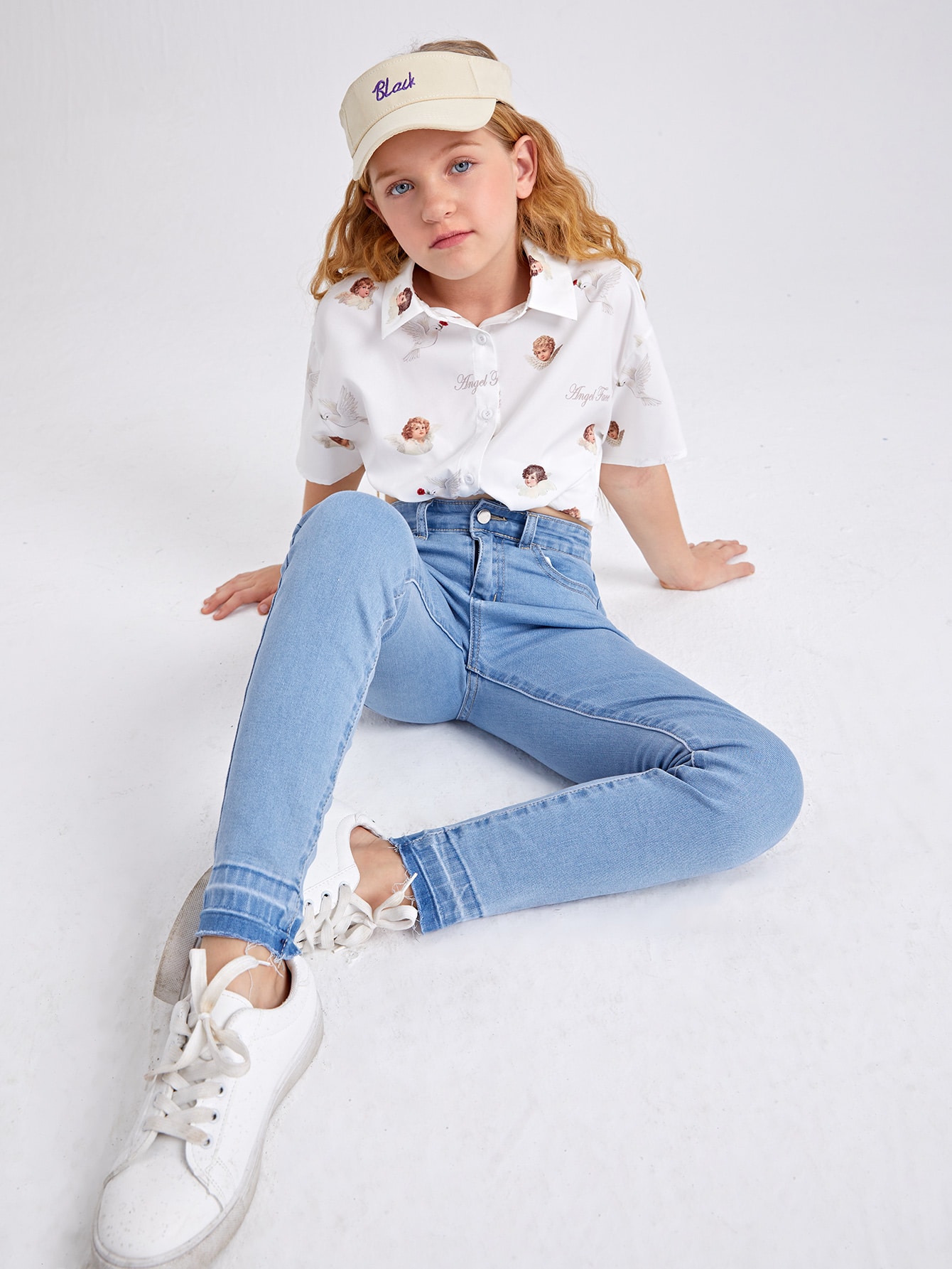 S جينز مغسول بتفاصيل الجيب الصلب للفتات التوين