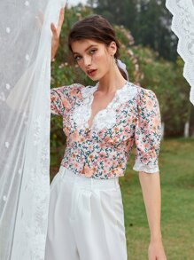Mulvari Floral Lace Insert Crop Blouse - Multicolor - View 6