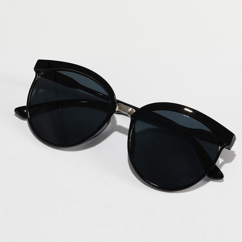 

Round Frame Sunglasses