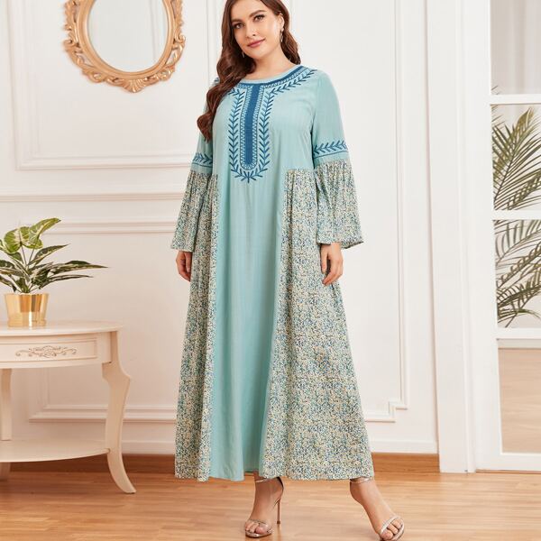 

Plus Ditsy Floral Panel Embroidery Tunic Dress, Baby blue
