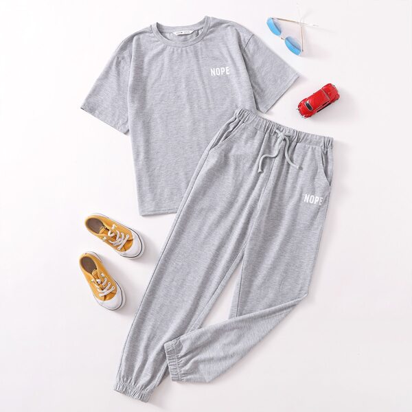 

Boys Letter Graphic Top & Sweatpants Set, Light grey