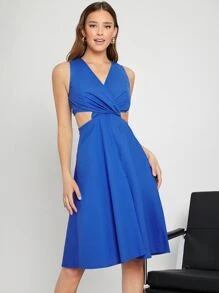 SHEIN 交叉領鏤空素色連衣裙 - 寶藍色 - 查看 4