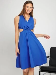 SHEIN 交叉領鏤空素色連衣裙 - 寶藍色 - 查看 2