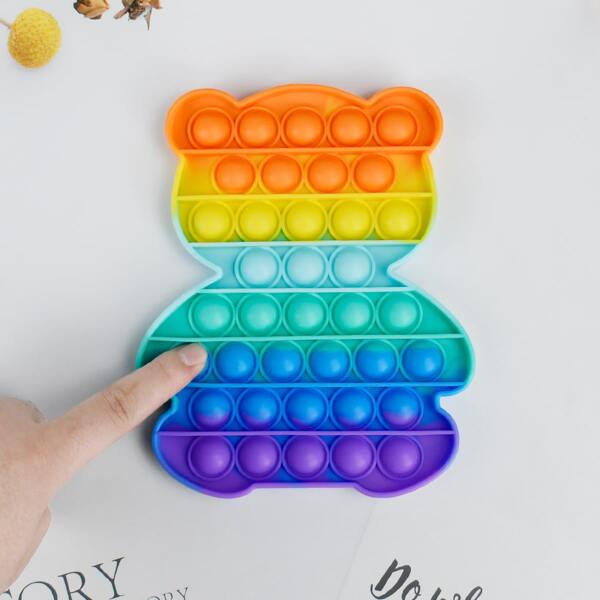 

1pc Random Color Bear Shaped Push Bubble Toy, Multicolor