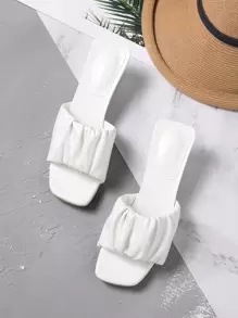 Mules con tacón con fruncido minimalista