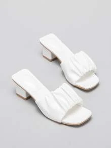 Mules con tacón con fruncido minimalista