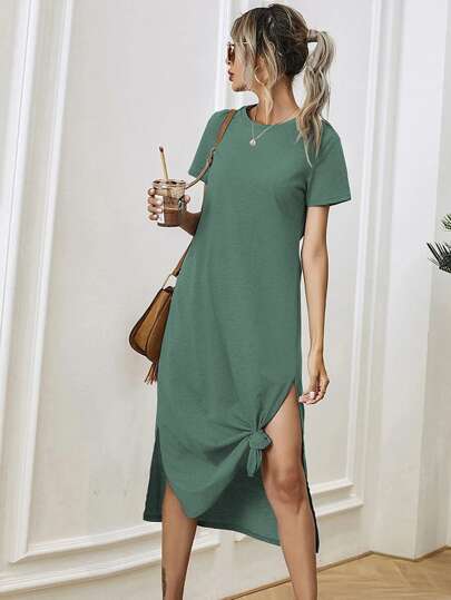 فستان تي شيرت بحافة مشقوق بلون موحد