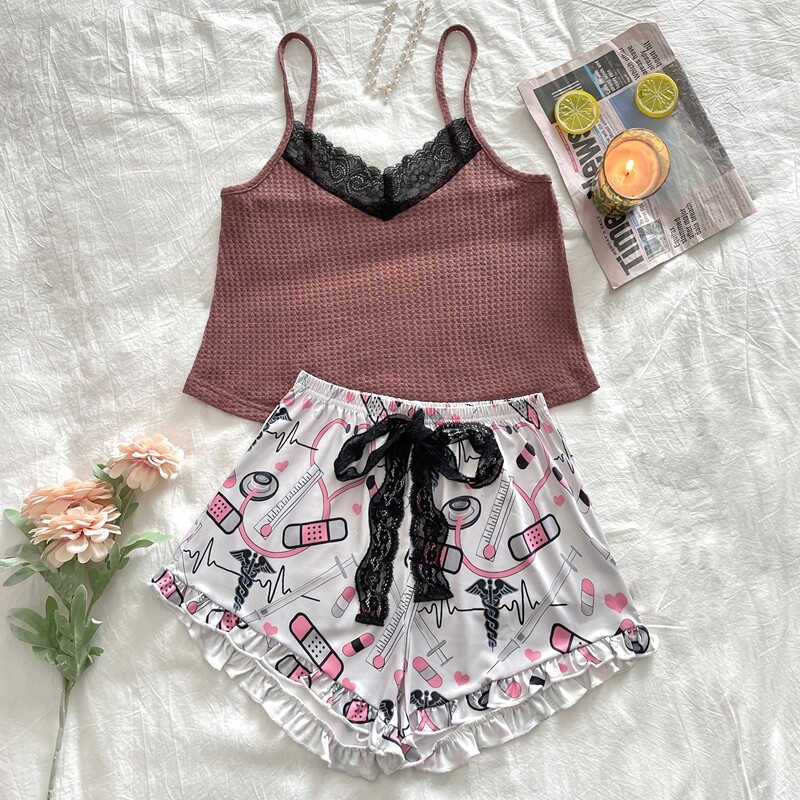 

Graphic Print Contrast Lace Cami PJ Set, Multicolor