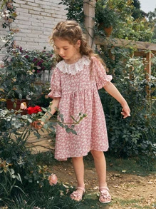 SHEIN Toddler Girls 1PC Contrast Ruffle Detail Ditsy Floral Smock Dress - Pink - View 5