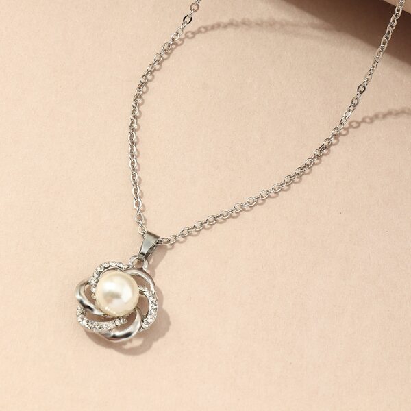 

Faux Pearl Decor Necklace, Silver