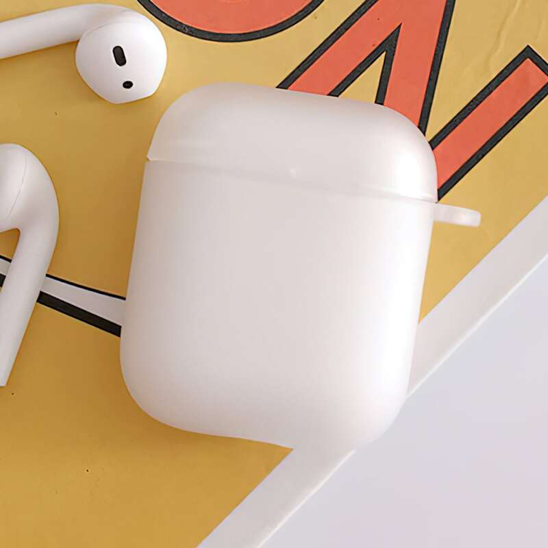 

Solid Airpods Case, Clear