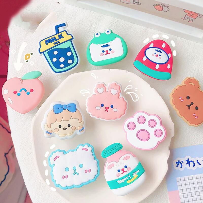 

1pc Random Cartoon Anti-mosquito Button, Multicolor