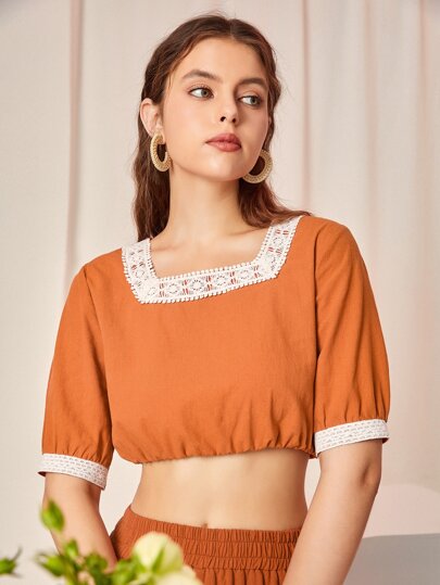 Crop Bluse mit Kontrast-Spitzen