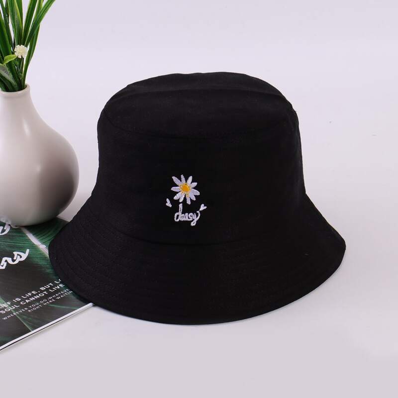 

Daisy Embroidery Bucket Hat, Black