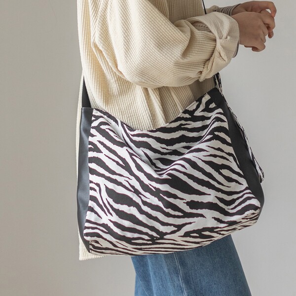

Zebra Striped Pattern Crossbody Bag, Black and white