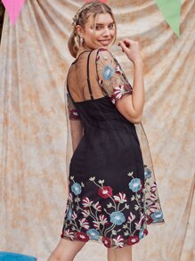 SHEIN Plus Sheer Floral Embroidery Mesh Dress Without Lining - Black - View 2