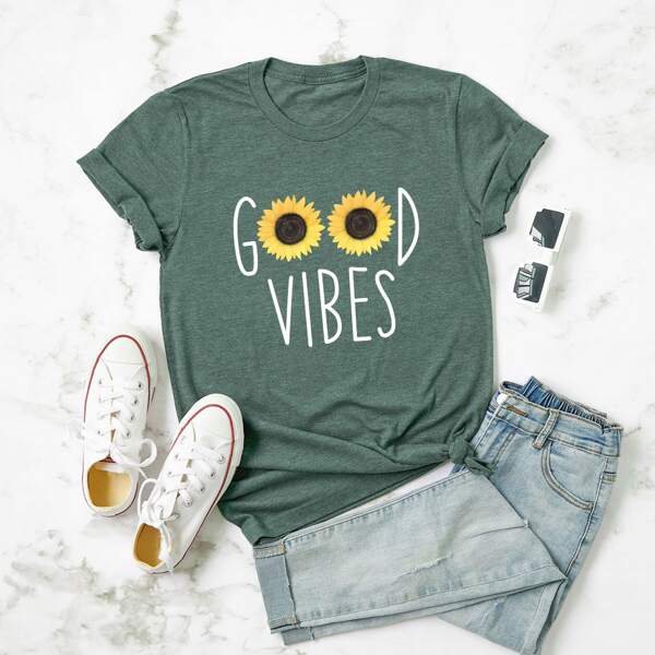 

Plus Sunflower & Letter Graphic Tee, Green