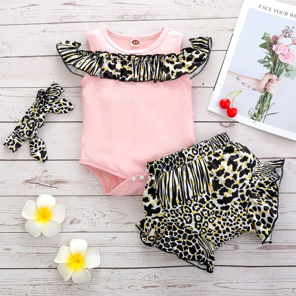 

Baby Girl Ruffle Bodysuit & Graphic Print Shorts & Headband, Multicolor