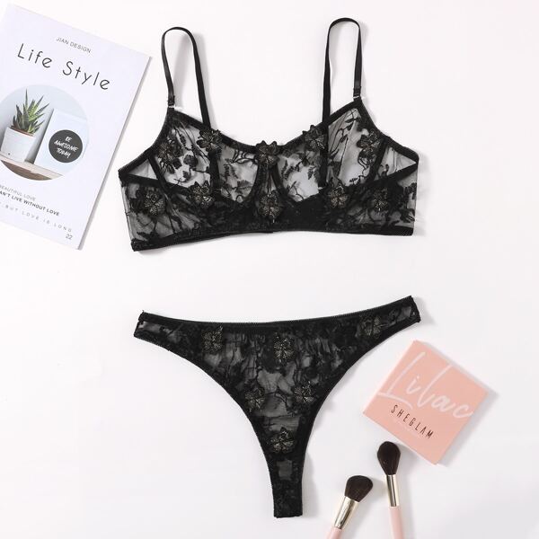 

Plus Embroidered Mesh Appliques Underwire Lingerie Set, Black