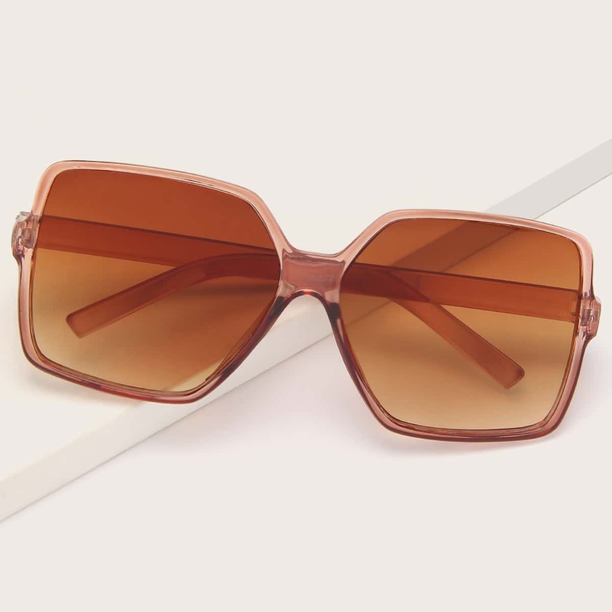 

Oversized Frame Tinted Lens Sunglasses