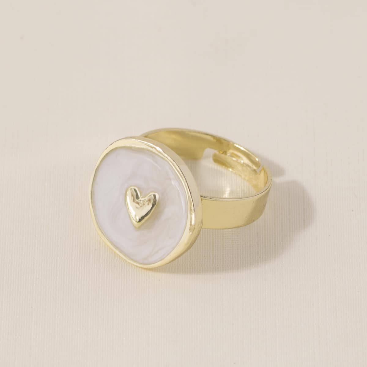

Heart Decor Ring, White