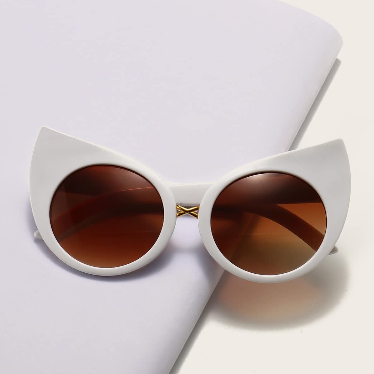 

Cat Eye Sunglasses