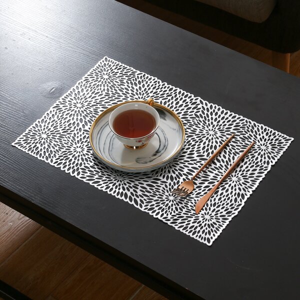 

Hollow Non-slip Placemat, Silver
