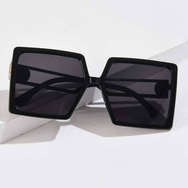 

Square Frame Sunglasses