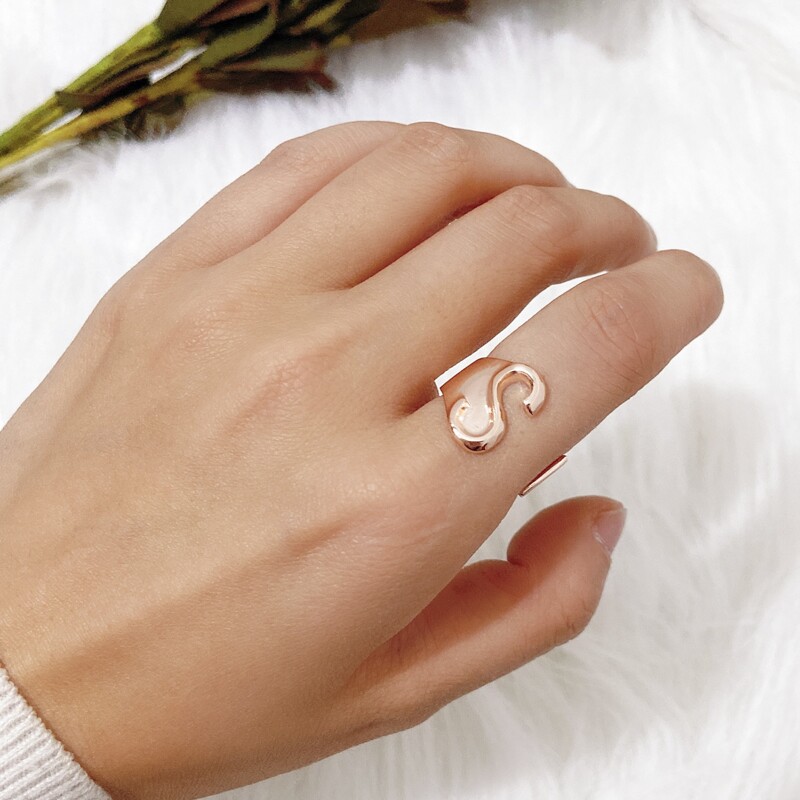 

Letter Charm Ring, Rose gold