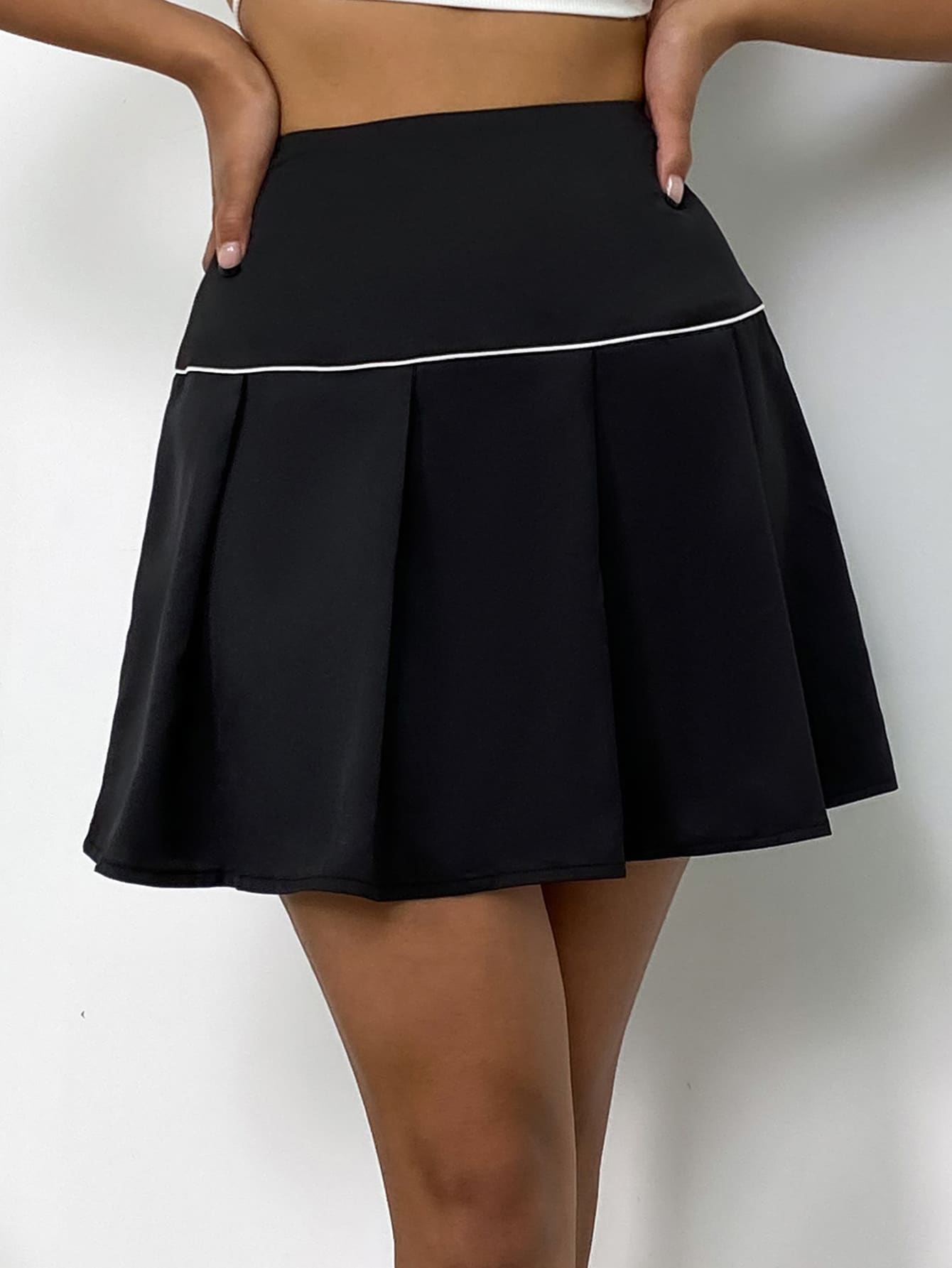 Wide Waistband Pleated Hem Skirt