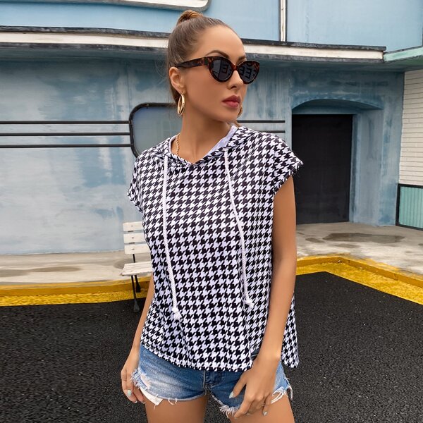 

Houndstooth High Low Drawstring Hooded Tee, Black and white