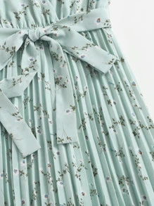 SHEIN 大碼自腰帶小碎花百褶吊帶連衣裙 - 薄荷綠 - 查看 5