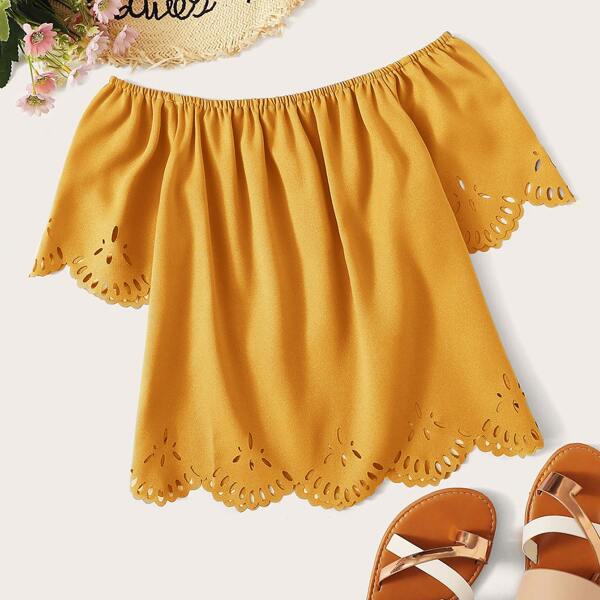 

Plus Laser Cut Scallop Blouse, Mustard yellow