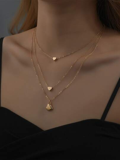 قلادة طبقات بتعليقة قلب