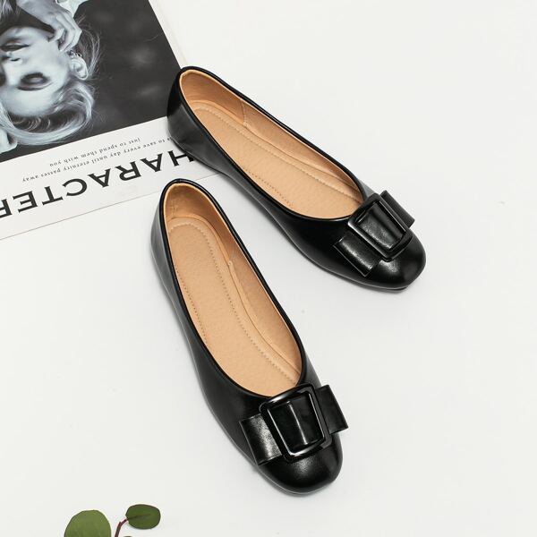 

Buckle Decor Ballet Flats, Black