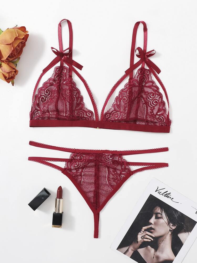 Ensemble de lingerie en dentelle à harnais avec découpe - Rouge foncé - Voir 1