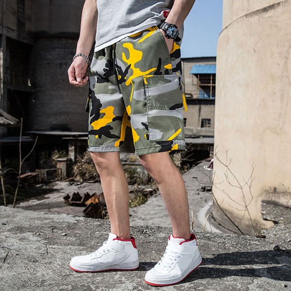 

Men Camo Print Flap Pocket Side Shorts, Multicolor