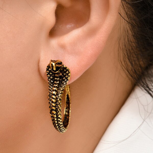 

Snake Design Earrings, Gold