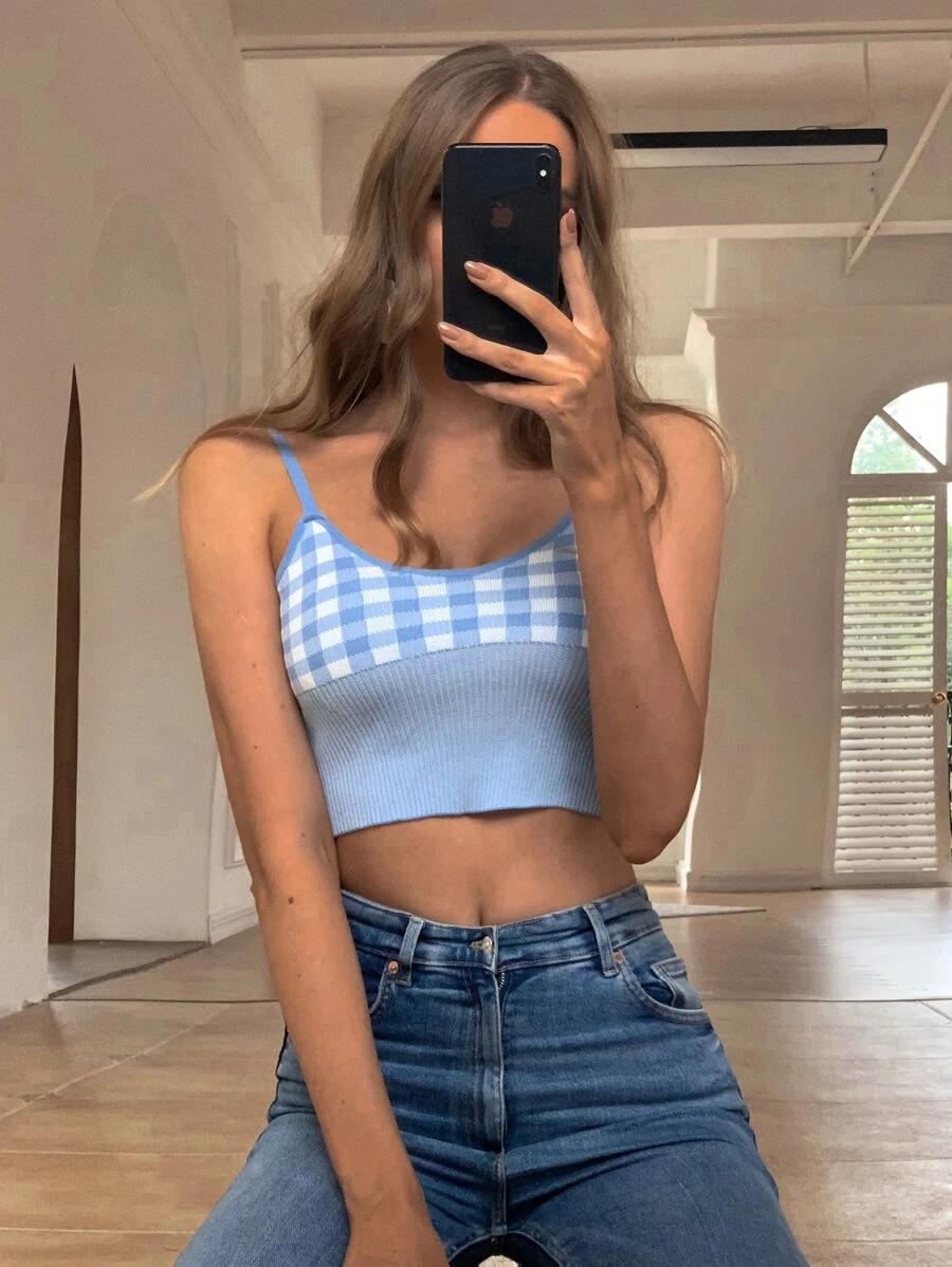 Aveloria Gingham Crop Knit Top