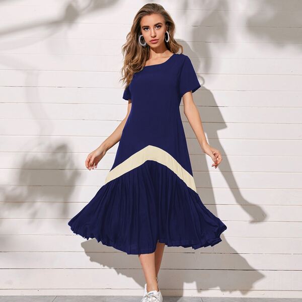 

Scoop Neck Pleated Ruffle Hem Chevron Print Dress, Navy blue