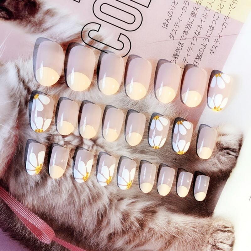 

24pcs Floral Fake Nail, Baby pink