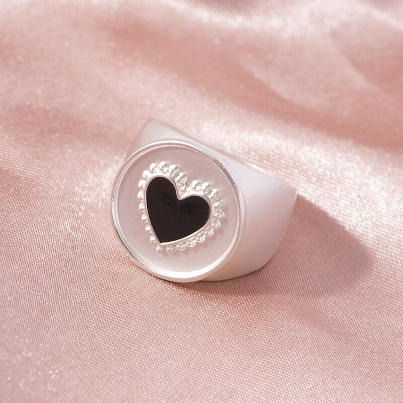 

Heart Design Ring, Black