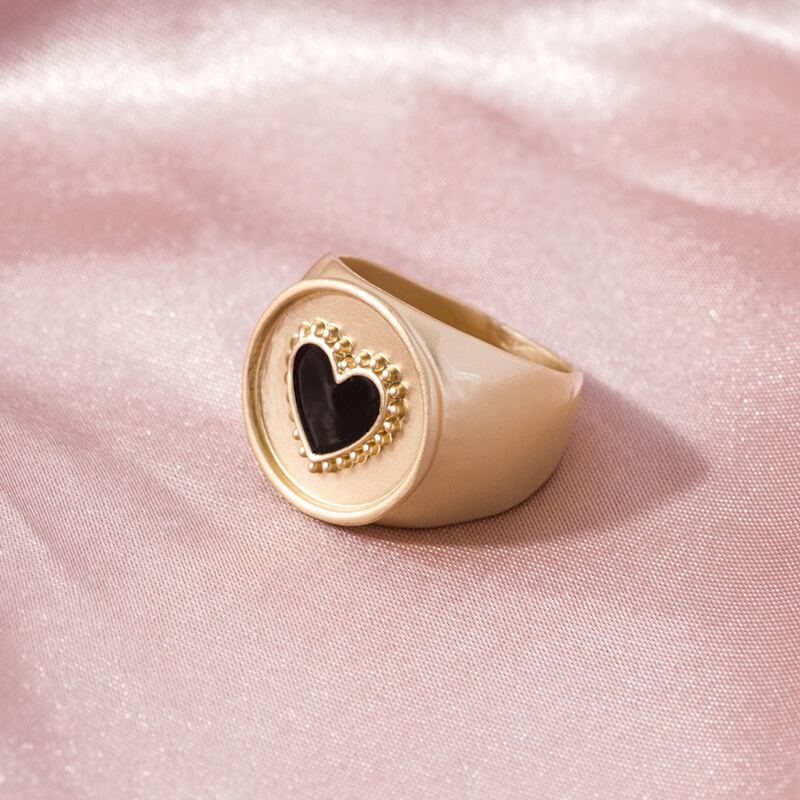 

Heart Design Ring, Black