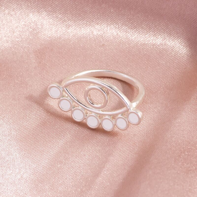 

Eye Design Hollow Out Ring, White