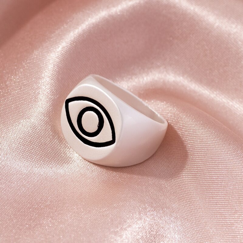

Eye Design Ring, White