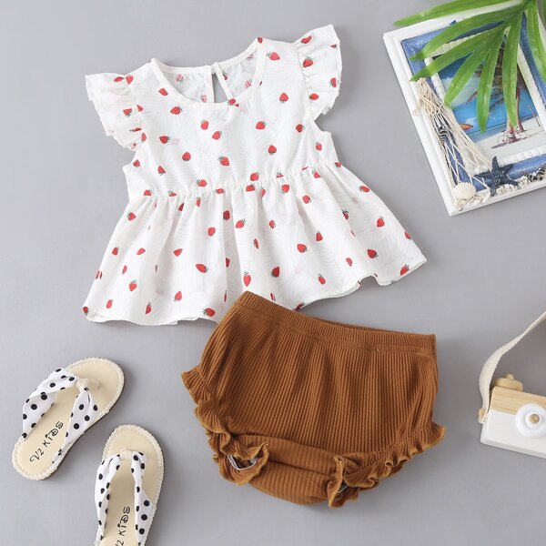 

Baby Girl Strawberry Print Peplum Blouse With Shorts, Multicolor