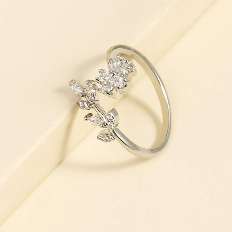 

Rhinestone Floral Decor Ring, Silver