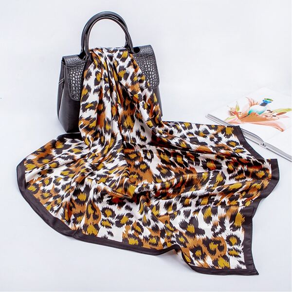 

Leopard Print Bandana, Brown