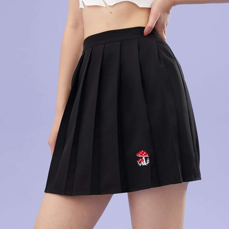 

Mushroom Embroidery Pleated Skirt, Black