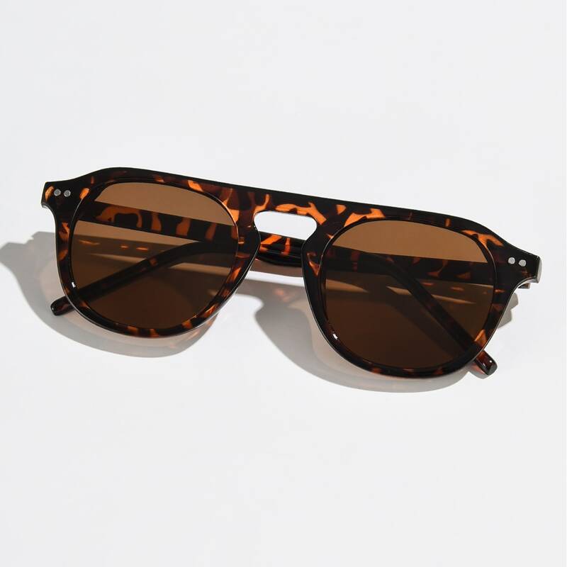 

Square Frame Sunglasses